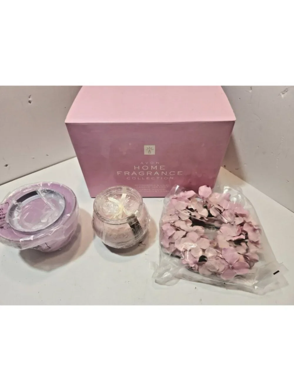 Avon Home Fragrance Collection Candle Jar Lamp Hydrangea and Lilac NIB